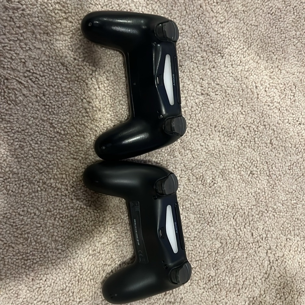 PS4 controller